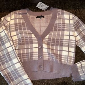Woman’s crop sweater